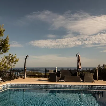 Villa Magic View